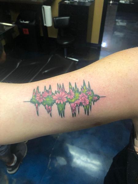 Tattoos - Heartbeat Sound wave w/ Flowers - 139435